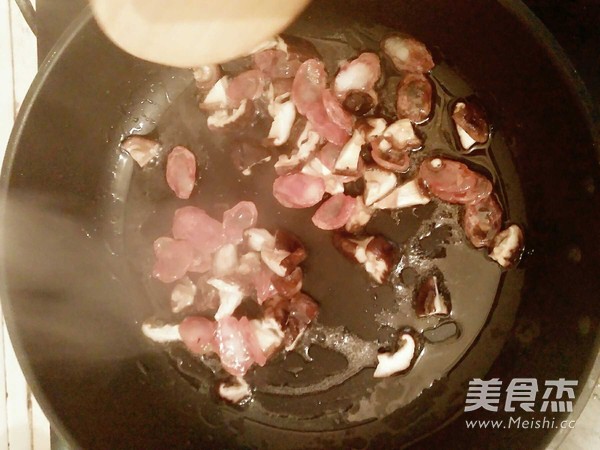 腊肠香菇炒饭