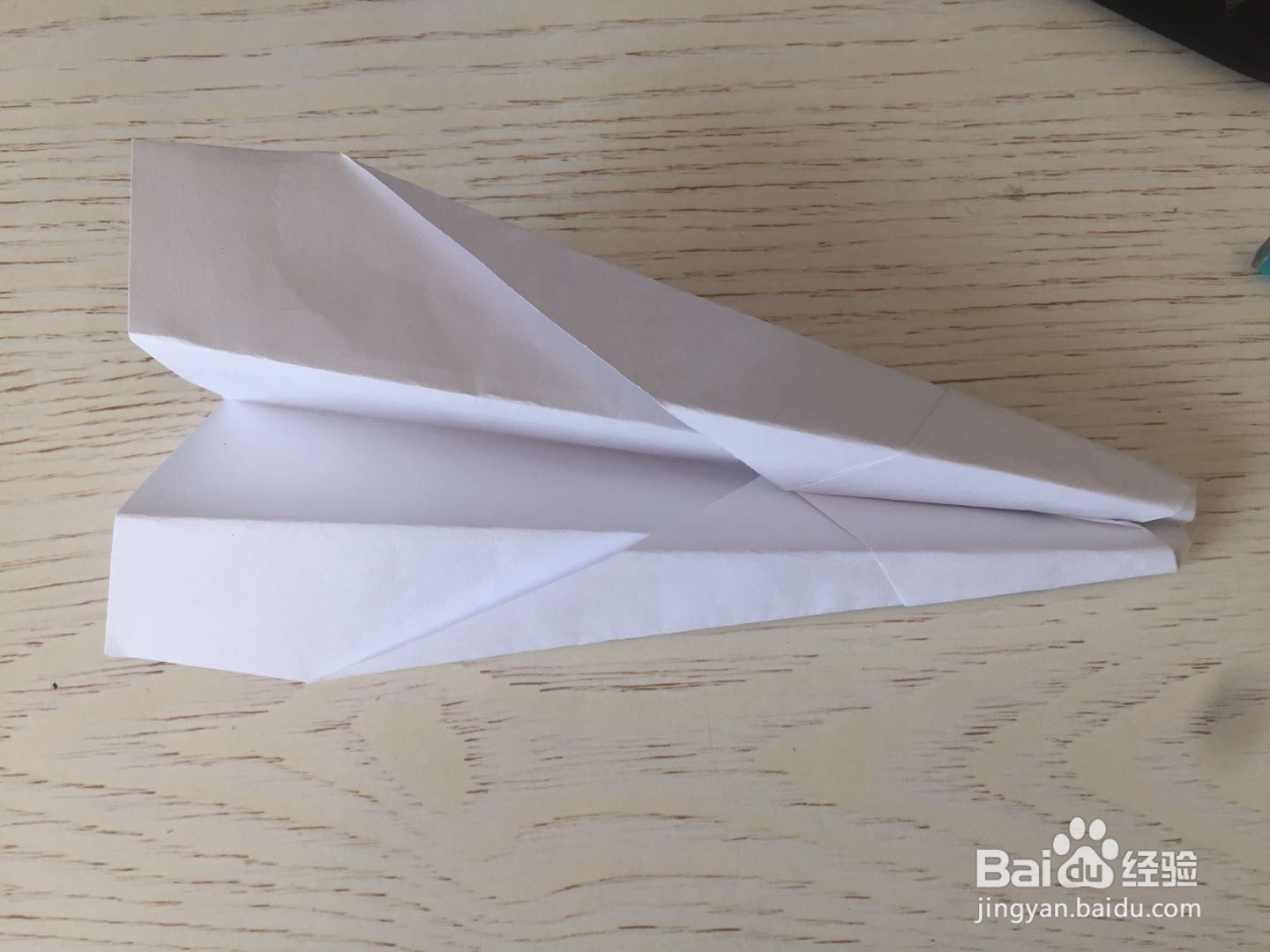纸飞机的简单折法