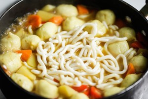 怎么做出美味的咖喱鱼蛋乌冬面