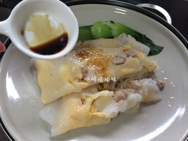 猪肉鸡蛋拉肠粉