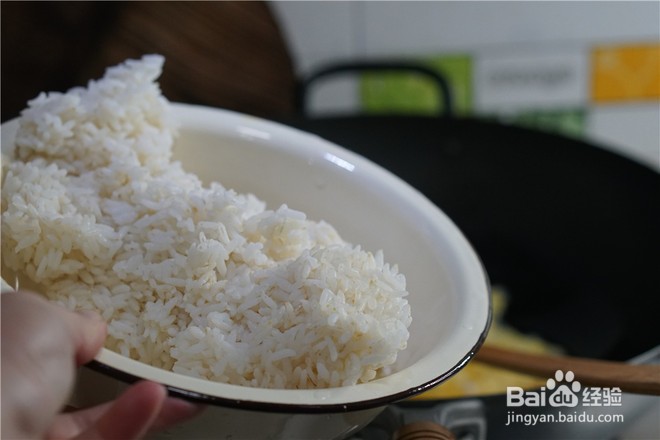 皮皮炒饭家的招牌炒饭之青豆玉米蛋炒饭