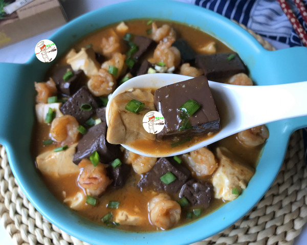 虾仁鸭血豆腐煲