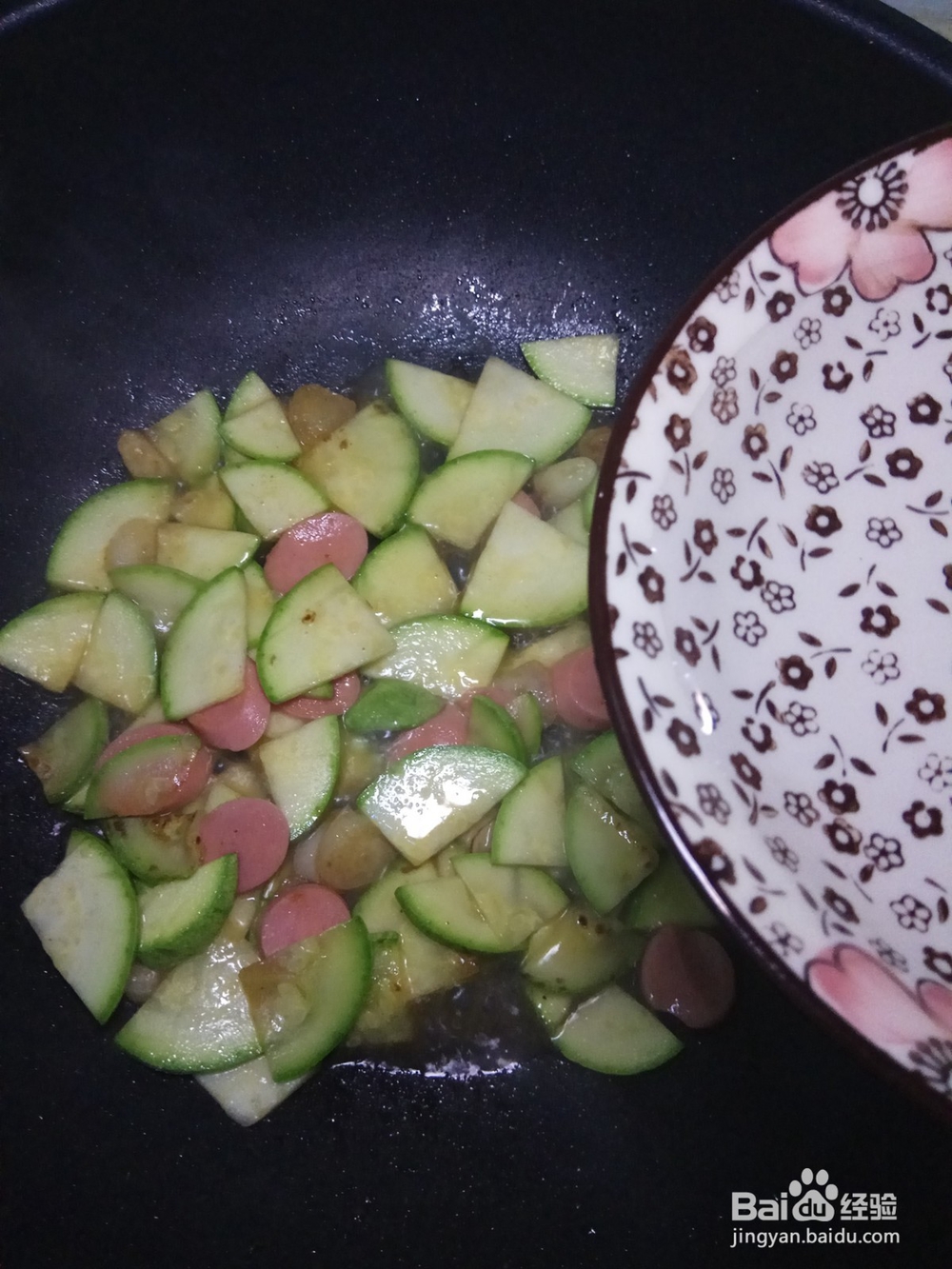 西葫芦炒火腿的美味做法