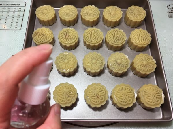 莲蓉咸蛋黄月饼