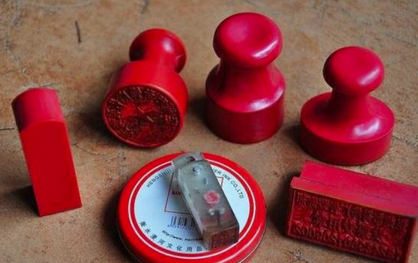 公章的名字是不是必须是要和营业执照上的名字一致呢