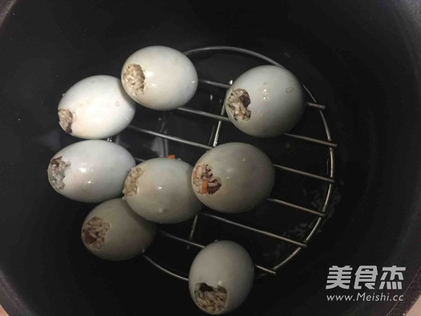 腊味糯米蛋的做法