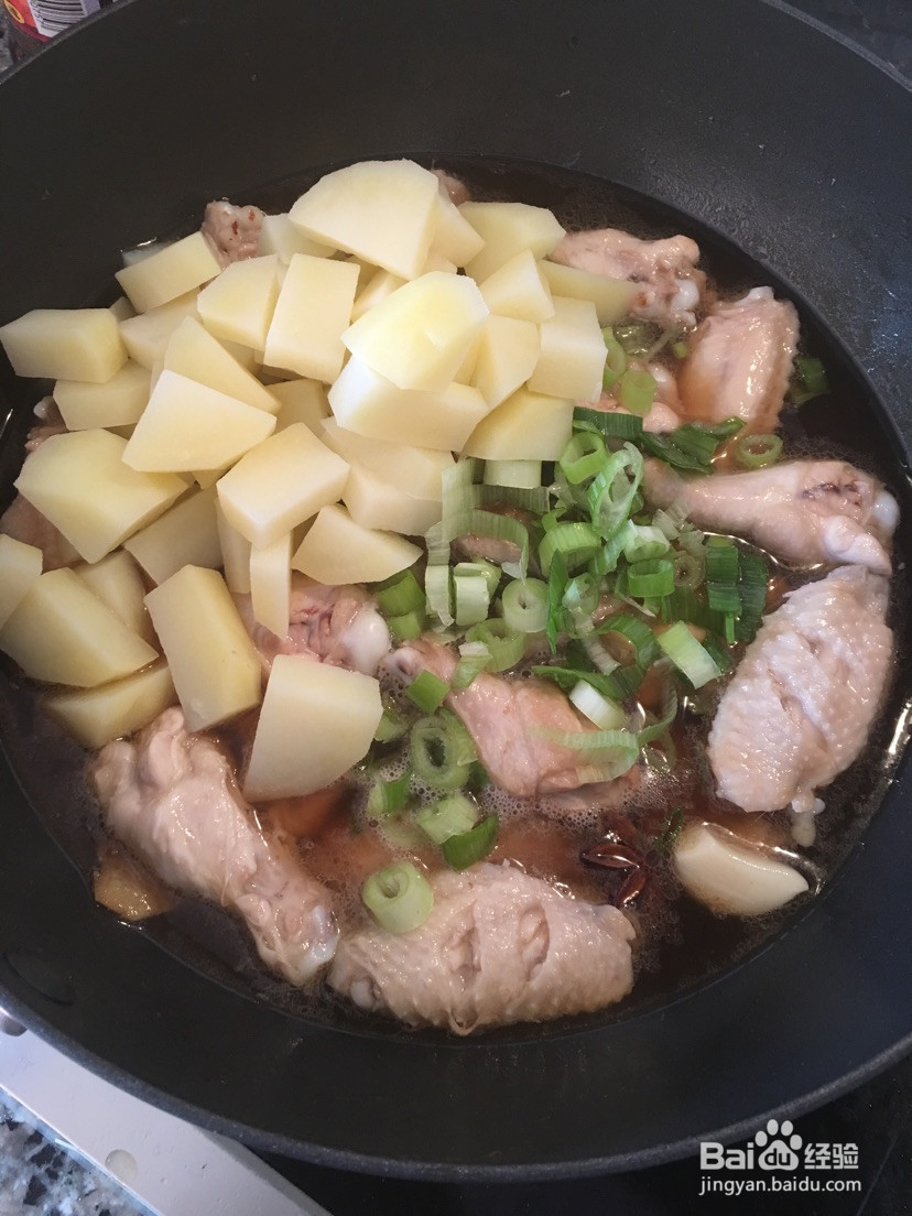 土豆烧鸡的做法