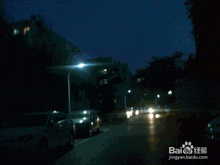 夜间住宅小区的人们怎样安全出行