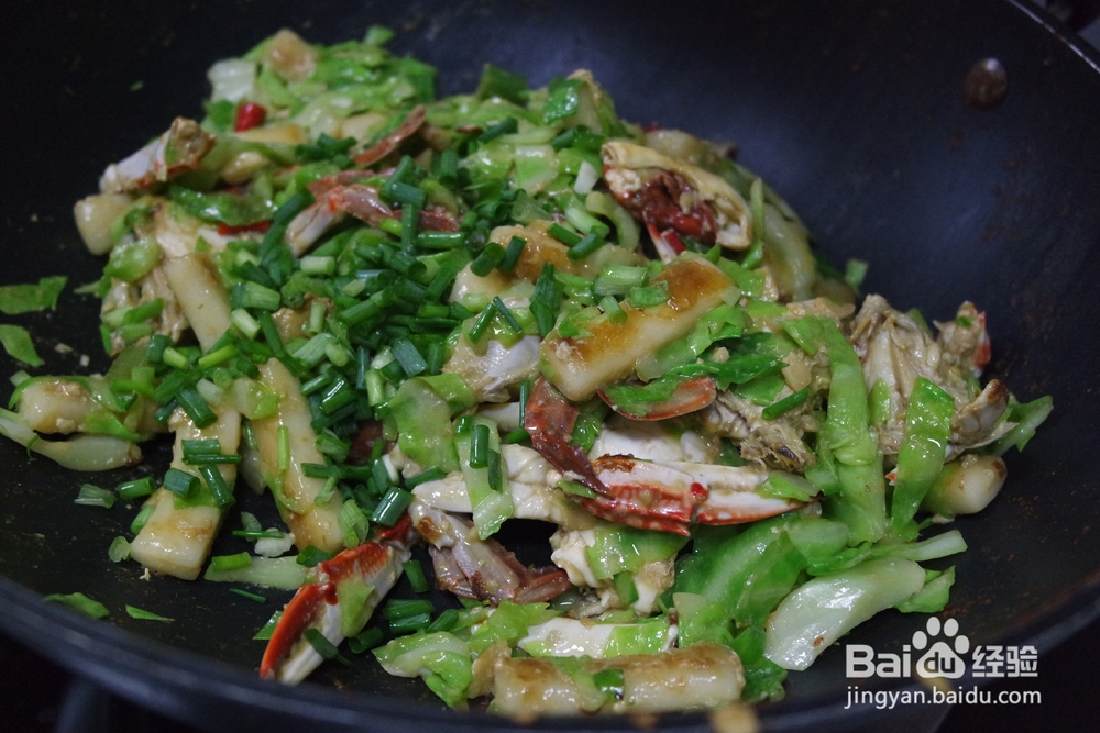 自己做梭子蟹炒年糕海鲜美食