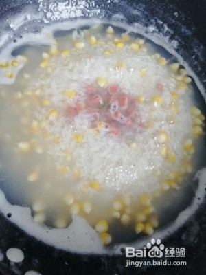 食补佳品玉米火腿皮蛋粥的做法