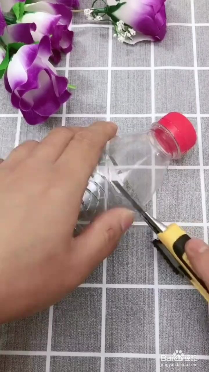 晒袜子怎样可以节省衣架？