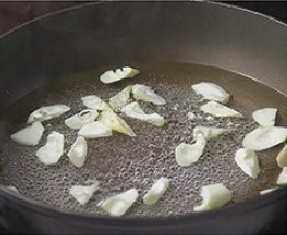 养生食补笋丁河虾春蚕豆的做法