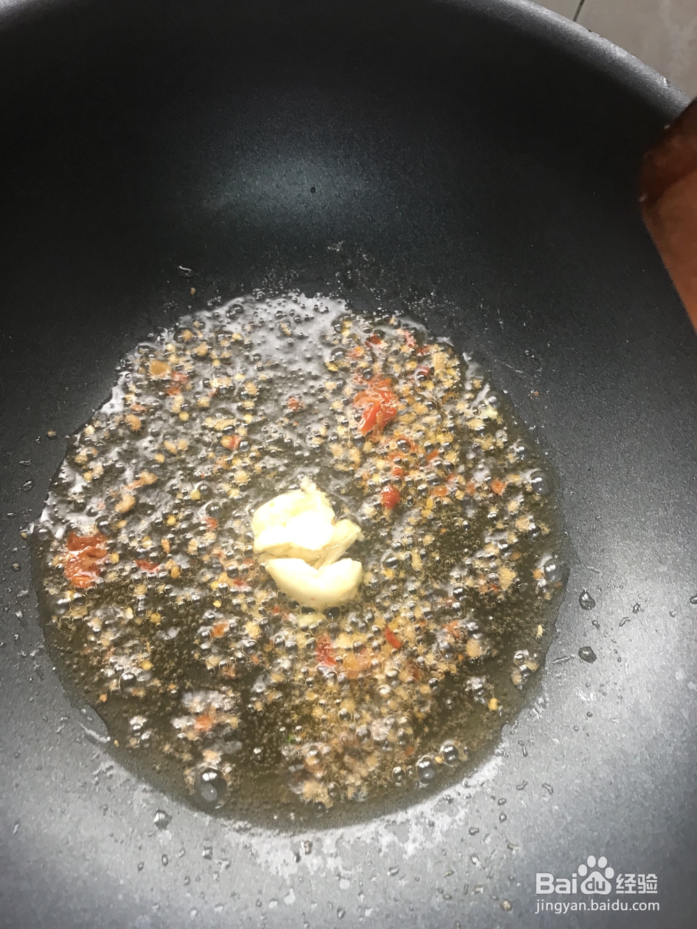 一个人做酸辣包菜