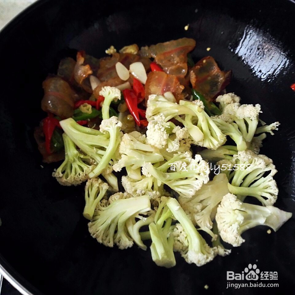 腊肉炒有机花菜的做法