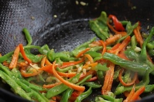 食补佳品青椒肉丝的做法