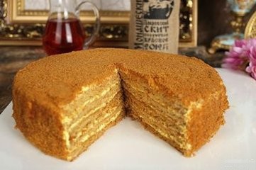 在满洲里旅游品尝俄罗斯美食