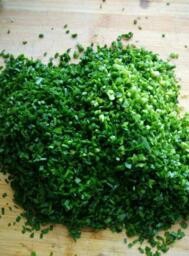 韮菜馅饼的面如何做?