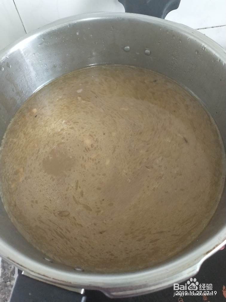 宝宝爱吃的皮蛋瘦肉粥