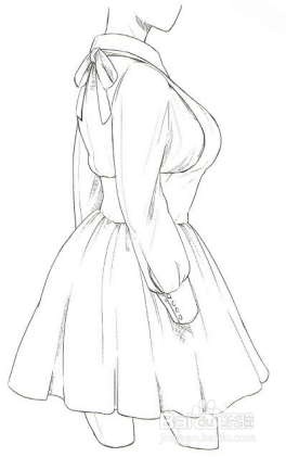 挂脖背心连衣裙:挂脖的设计就是在将衣服的前面部分系在脖子上,也有