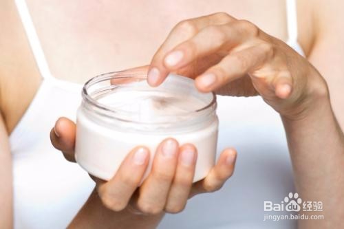 怎样正确使用化妆护肤品？