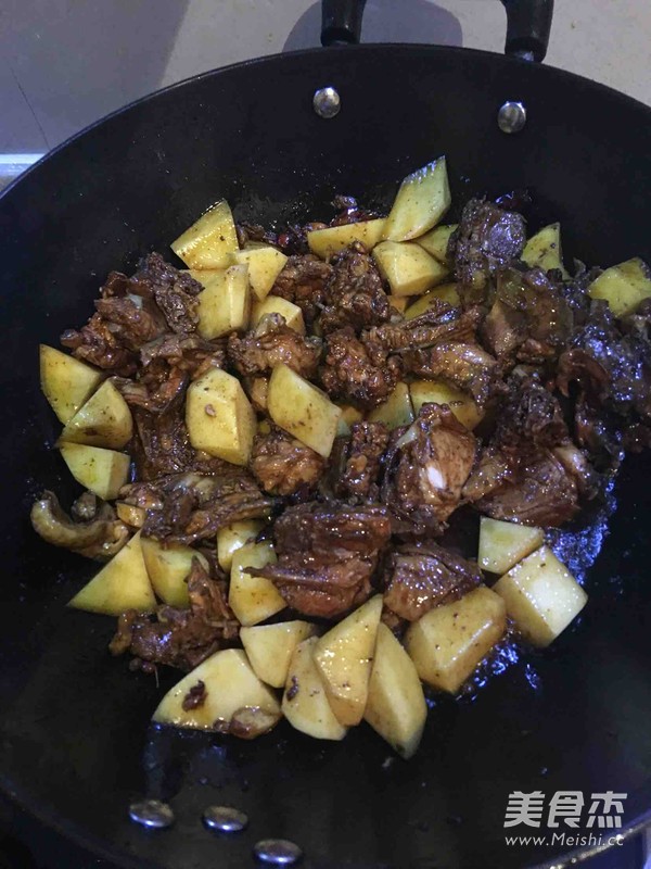 红烧土豆鸡块
