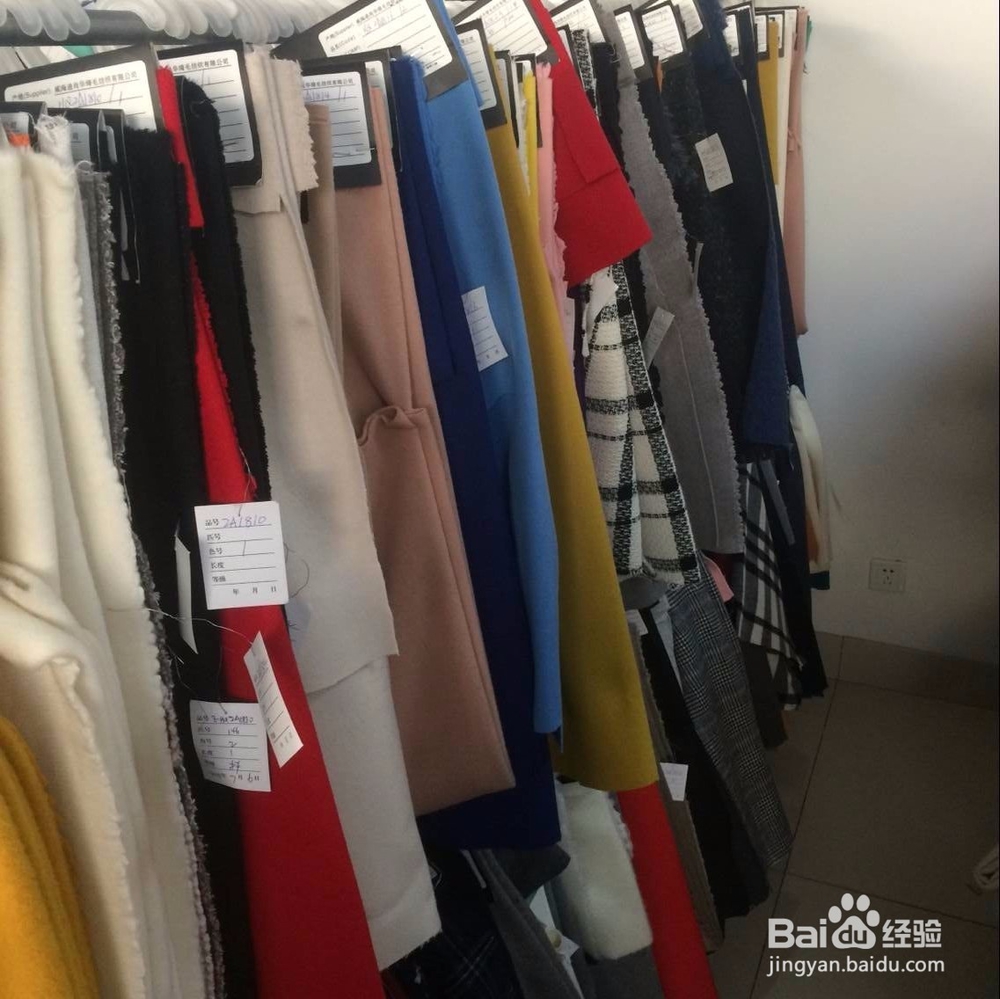 如何辨别纯羊毛大衣真伪