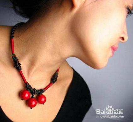 夏天锁骨链搭配技巧