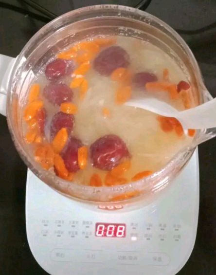 白果百合银耳汤