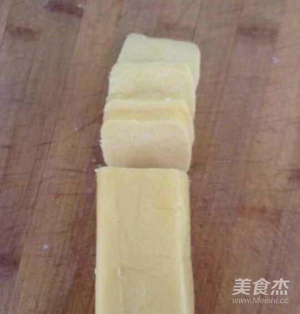 蛋黄饼干的做法
