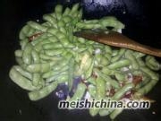 辣椒炒毛豆怎么做