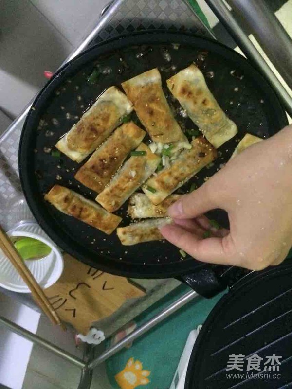 葱香煎馄饨的做法