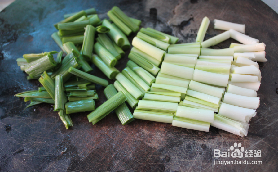 辣炒鸡丁(鸡肉炒不老秘方)