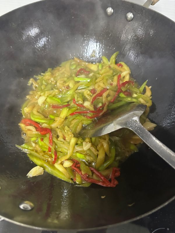 素炒鱼香茄子丝