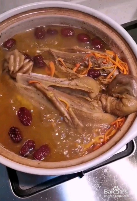 虫草老鸭煲好吃到老公和孩子赞不绝口