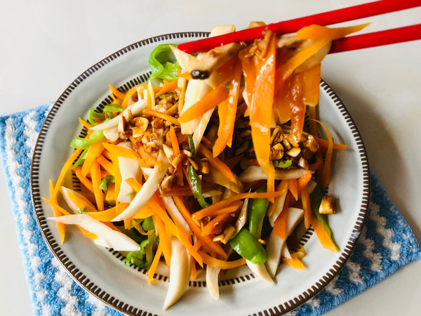 凉拌杏鲍菇胡萝卜