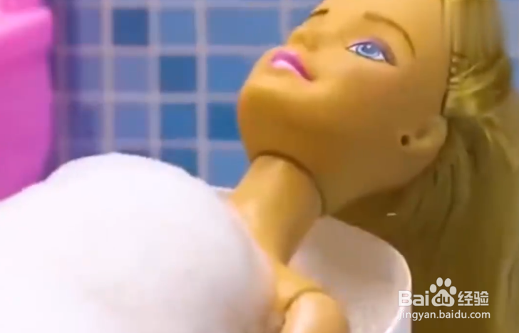 如何给芭比娃娃做东西