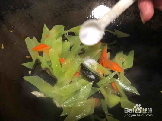 莴笋木耳炒鸡蛋来啦，特别好吃又简单