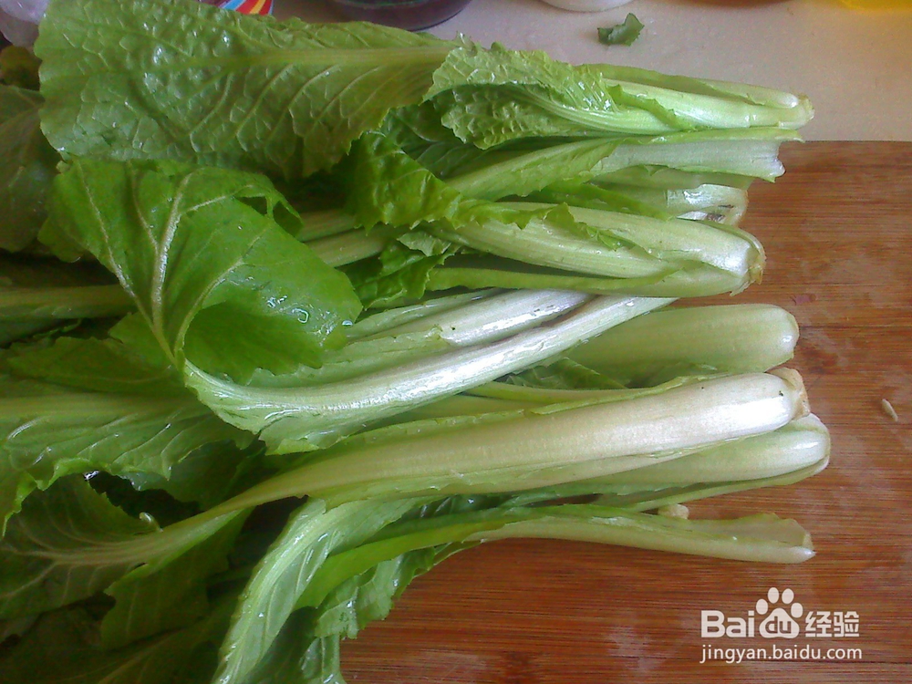 老年人怎样做好小白菜和牛肉的备料