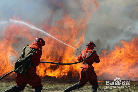 类似四川凉山木里县森林火灾应该如何救火？