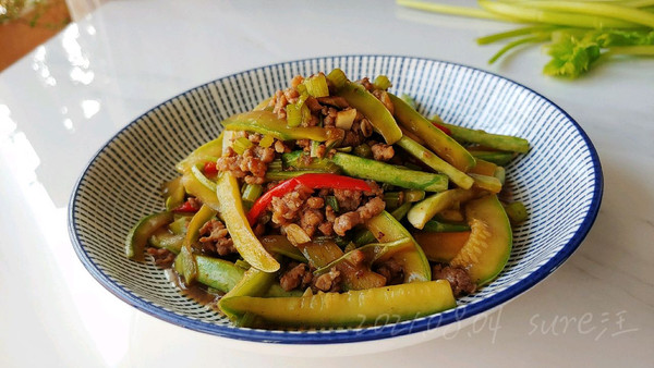 香芹肉酱烧瓜条