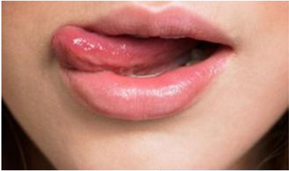 冬季防止嘴唇干裂小妙方