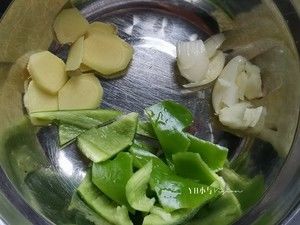 我腌制酱脆黄瓜的方法