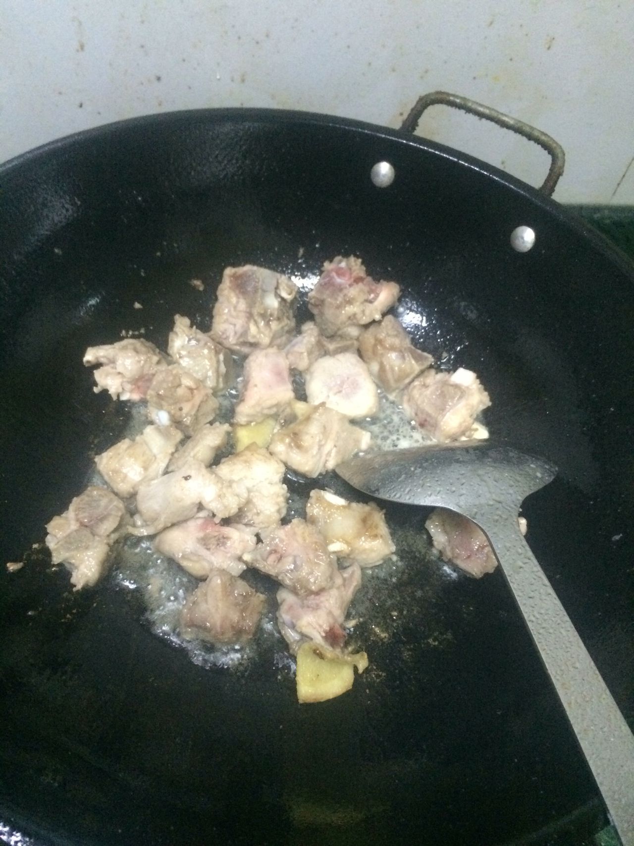 干菜肉排骨,让你唇齿留香!