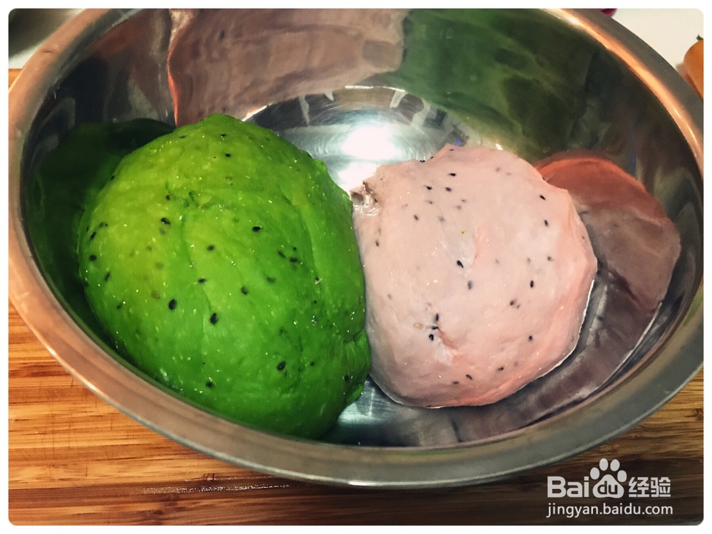 忍不住流口水的菠菜紫甘蓝饺子