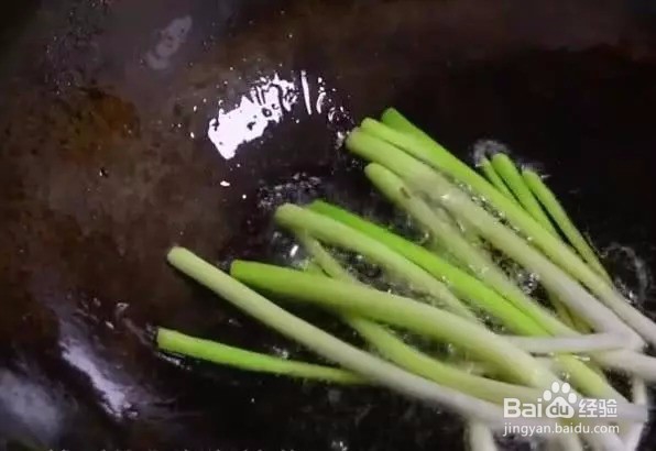 奶奶自制的香酥葱油饼，外酥里嫩，香飘四溢