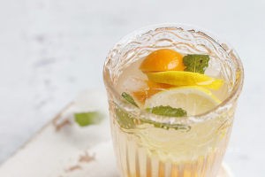 三种不同口味的网红水果茶