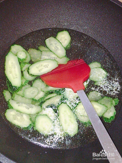 怎么做美味的黄瓜虾干汤