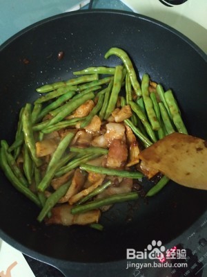 食补佳品四季豆焖面的做法
