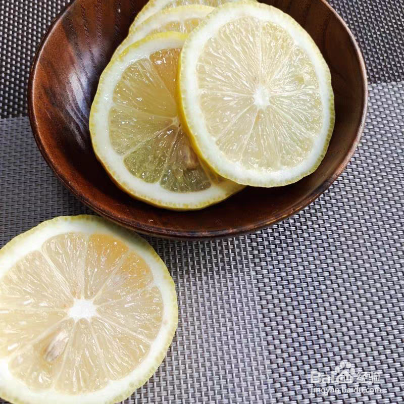 如何做柠檬蜂蜜苏打水