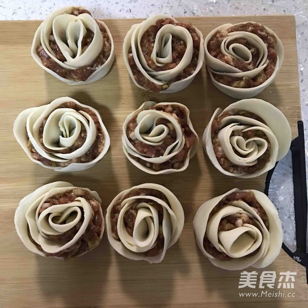 玫瑰花型水煎饺